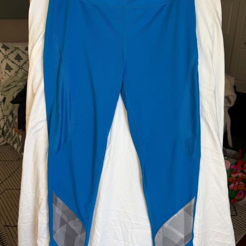 Orange Theory leggings size large blue